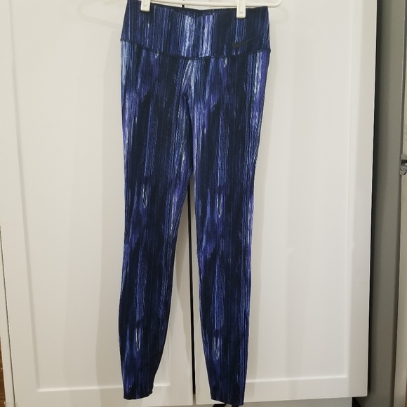 Nike sportswear leggings dri-fit Small - Picture 2 of 5